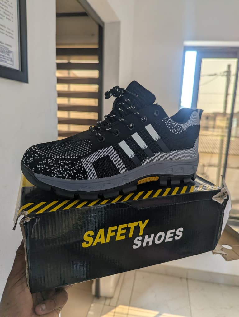 Safety Shoes - Standard: S3 SRC HRO minimum