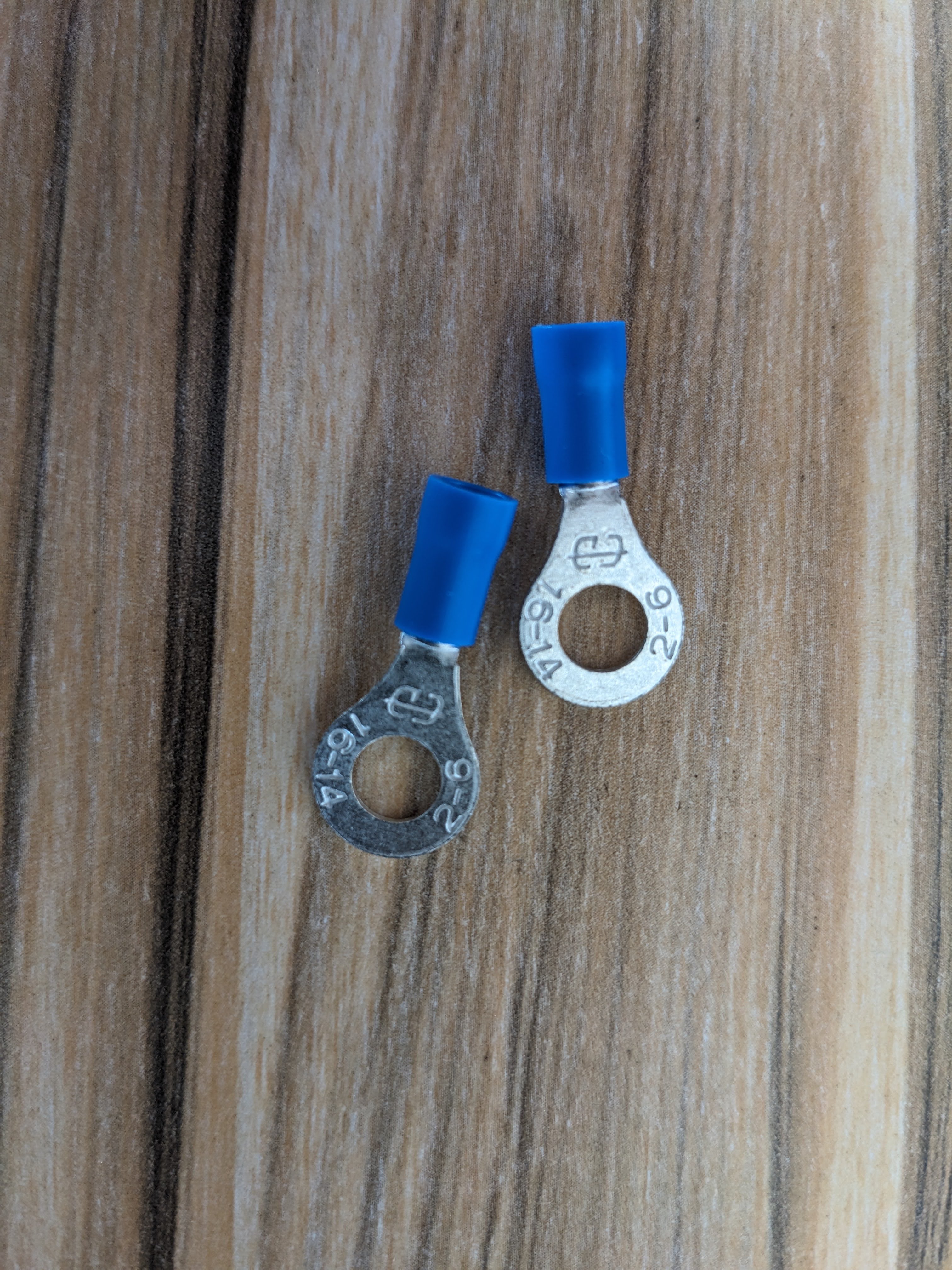 2.5 mm² crimp terminal with a 6 mm ring