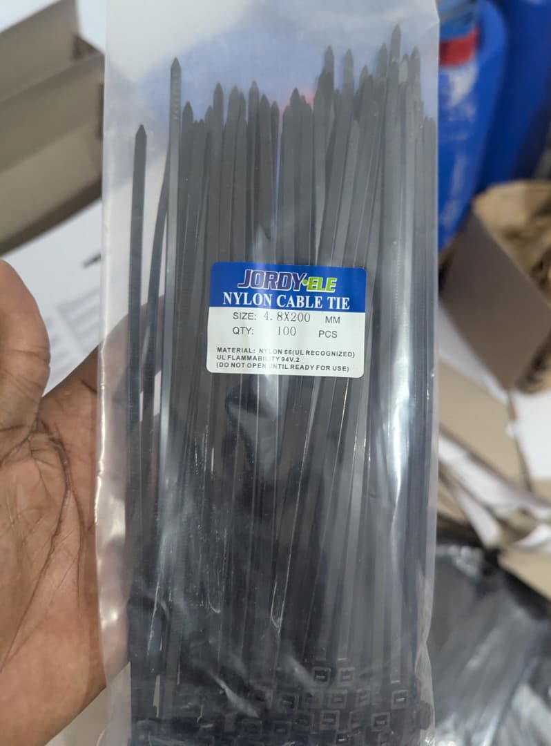 Black Cable Tie 4.8 x 200 mm