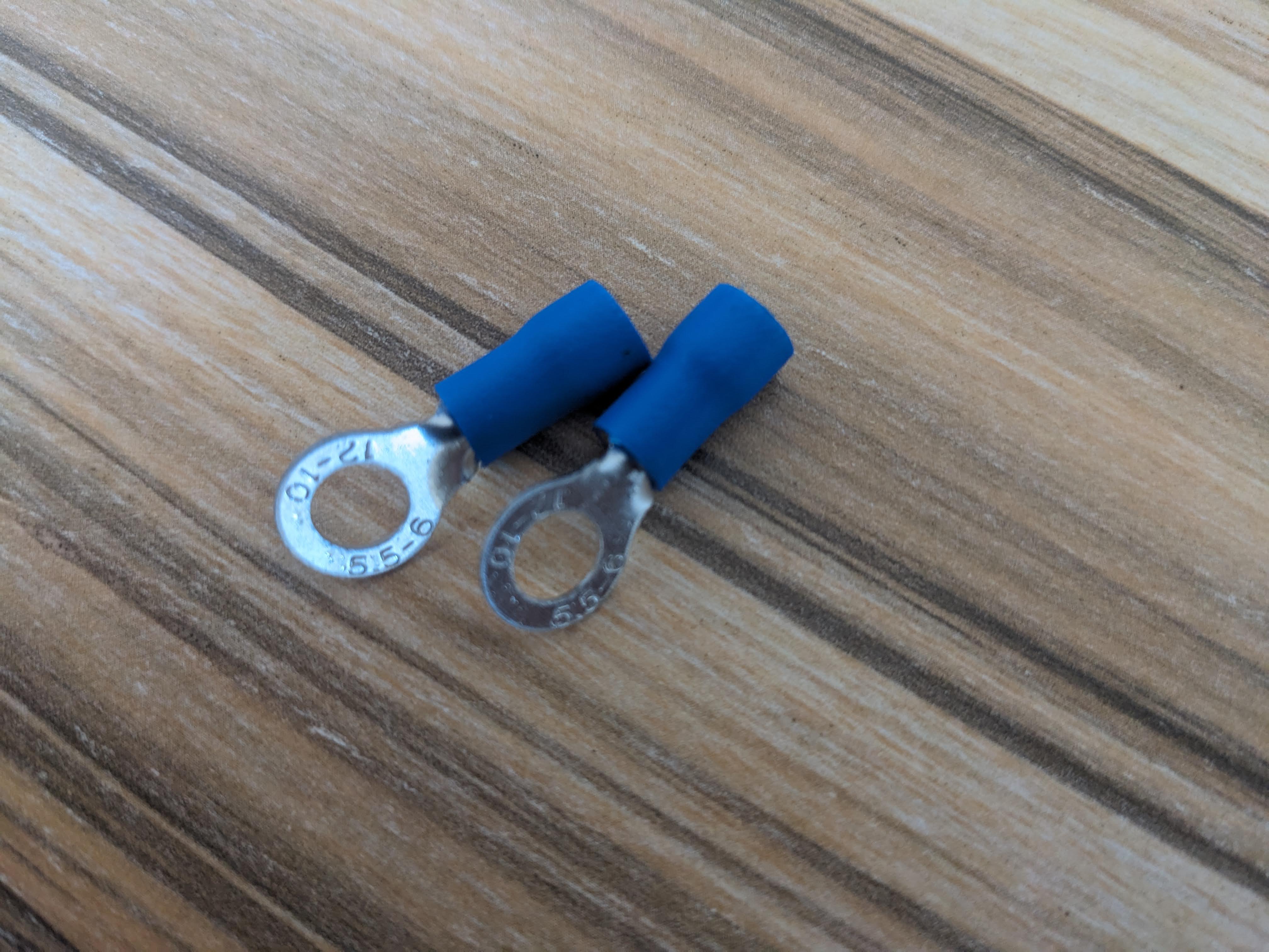 2.5 mm² crimp terminal with a 6 mm ring