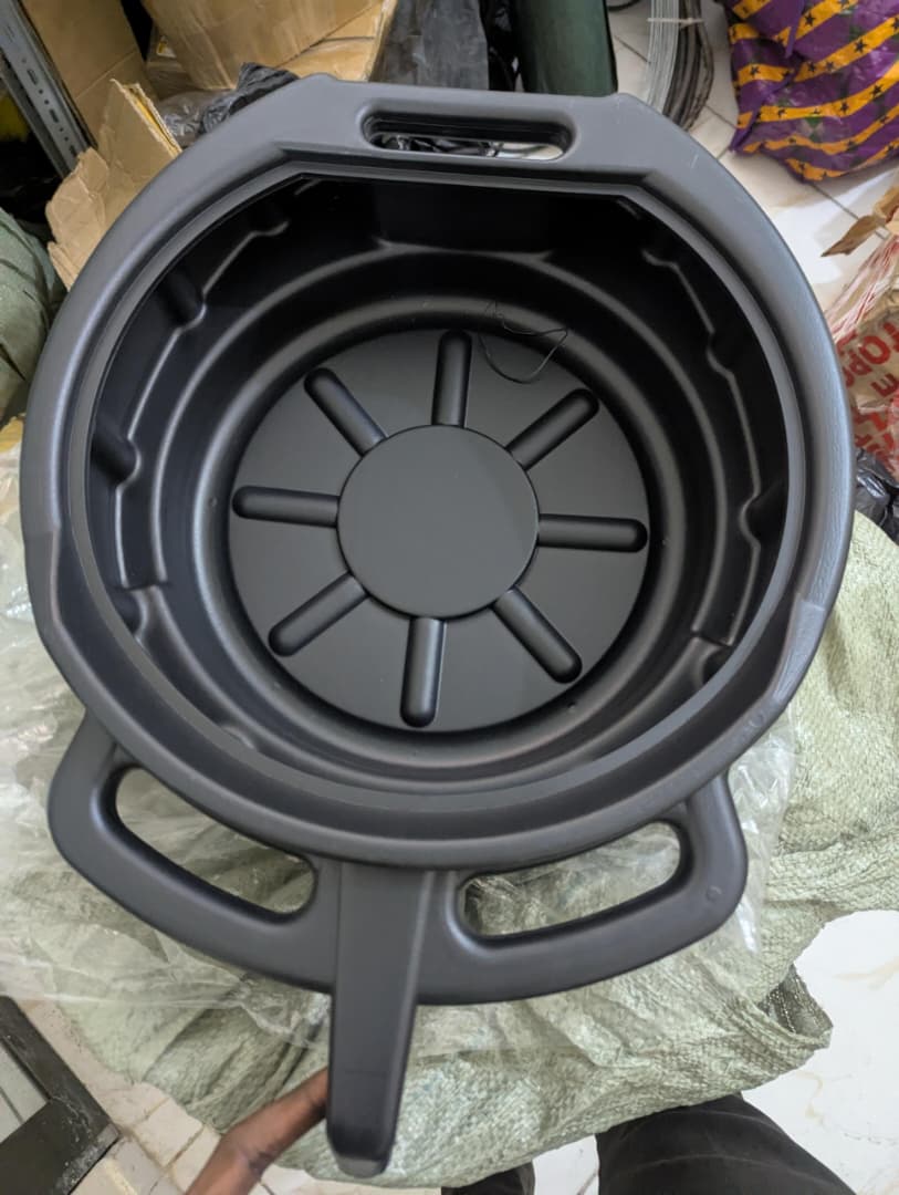 PRO 8L DRAIN PAN WITH SPOUT