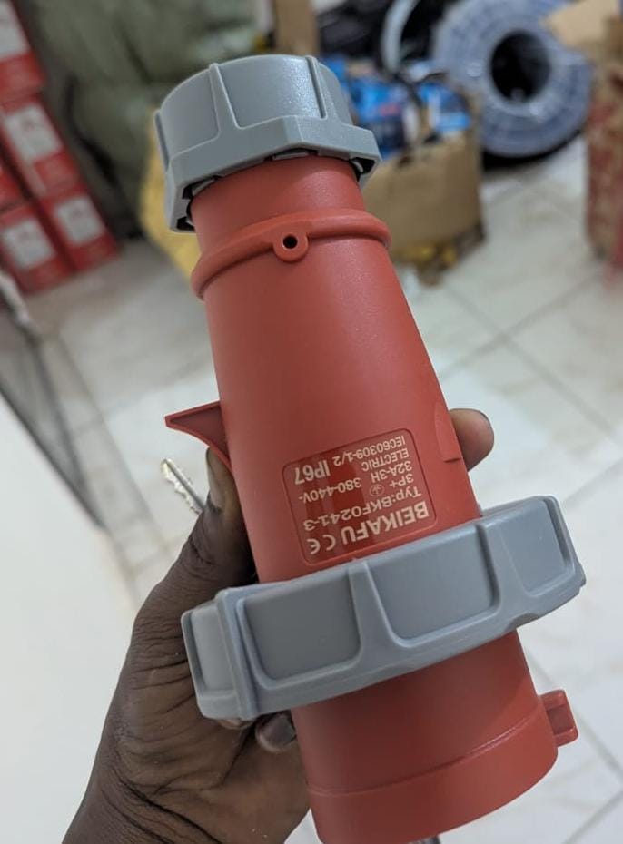 3P Plug for Reefers Mennekes 2175B Position