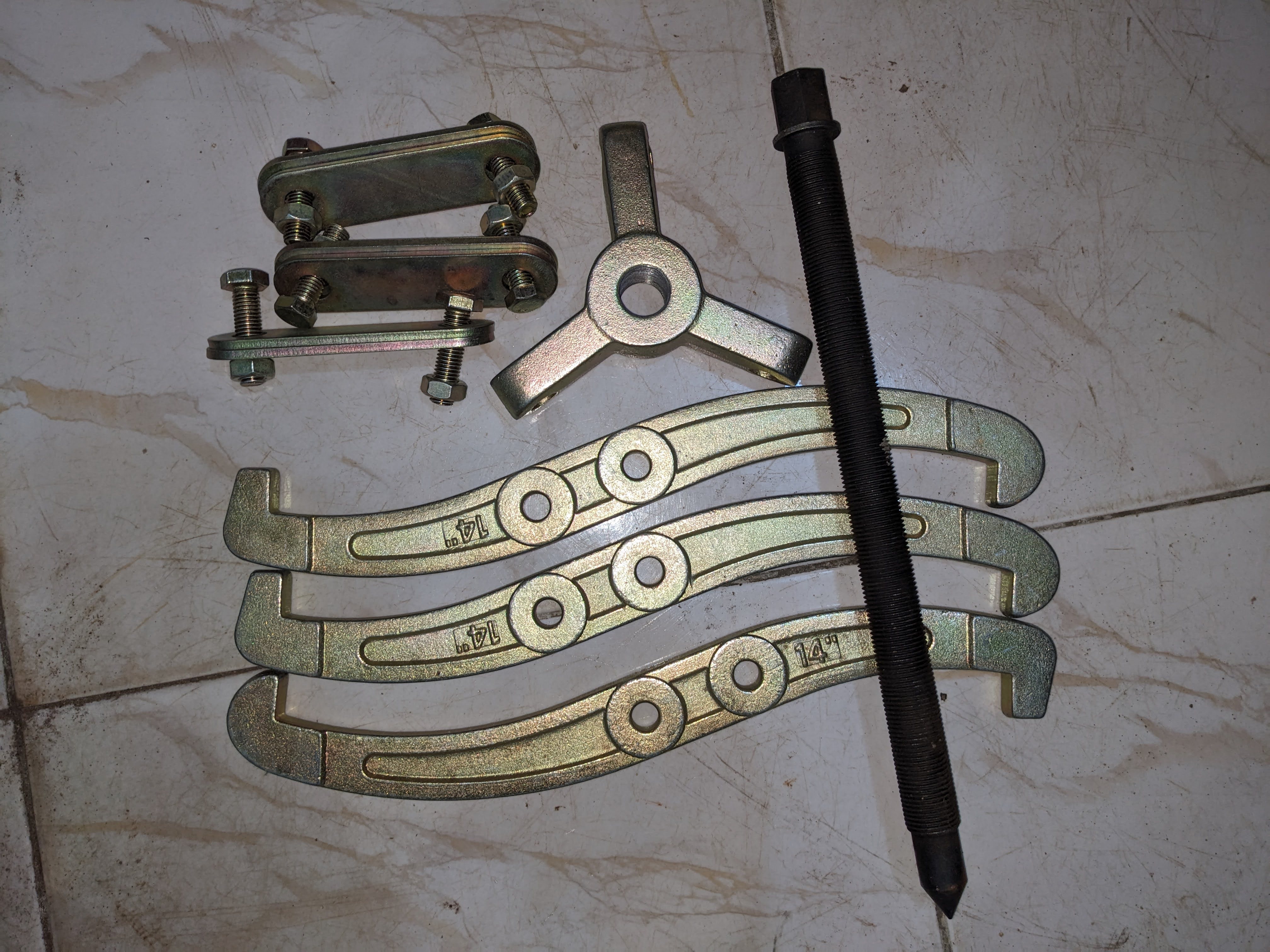 3-Jaw Bearing Puller 3x100mm TOPTUL-GAMA Tools - 250-300mm Stroke