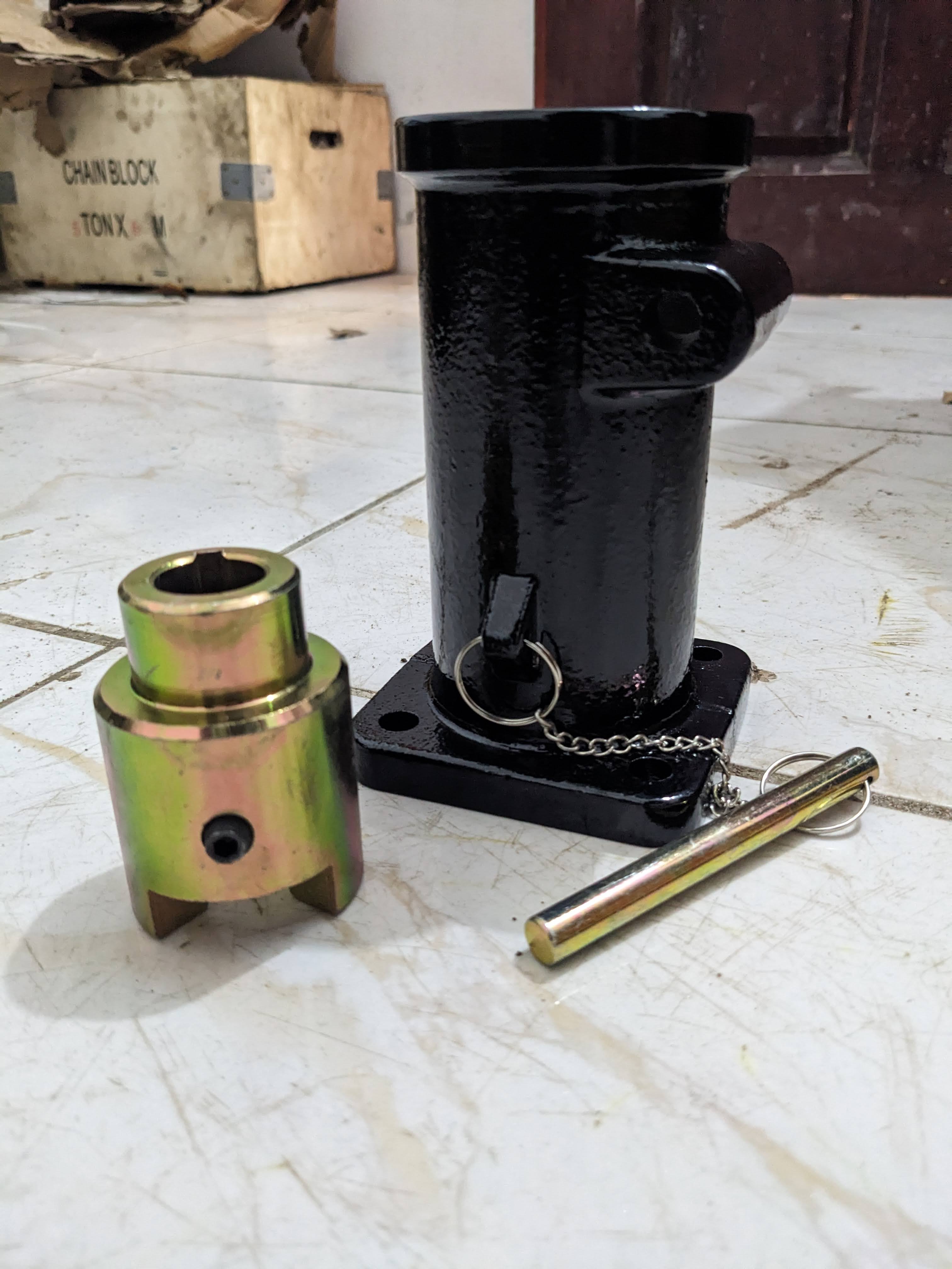 Vibrator coupling sleeve